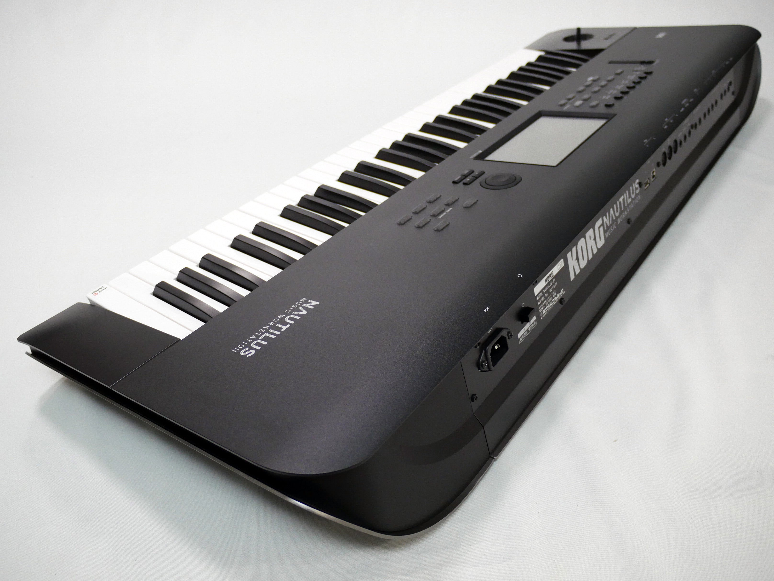 KORG NAUTILUS-61 61鍵シンセサイザー タッチスクリーン搭載 KORG NAUTILUS-61 61鍵シンセサイザー タッチスクリーン搭載