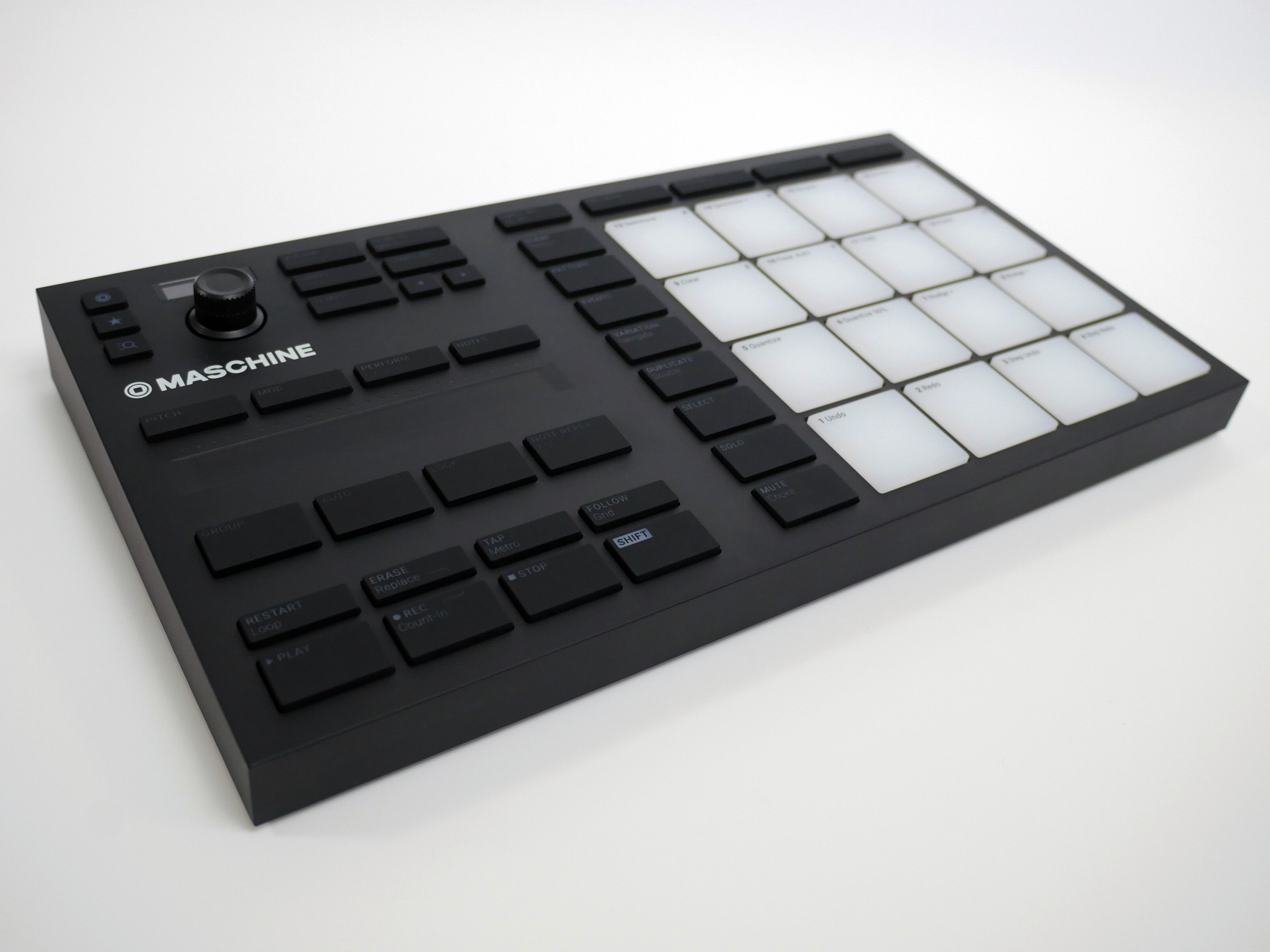 Native Instruments Maschine mk3 中古完動品 Native Instruments Maschine mk3 中古完動品