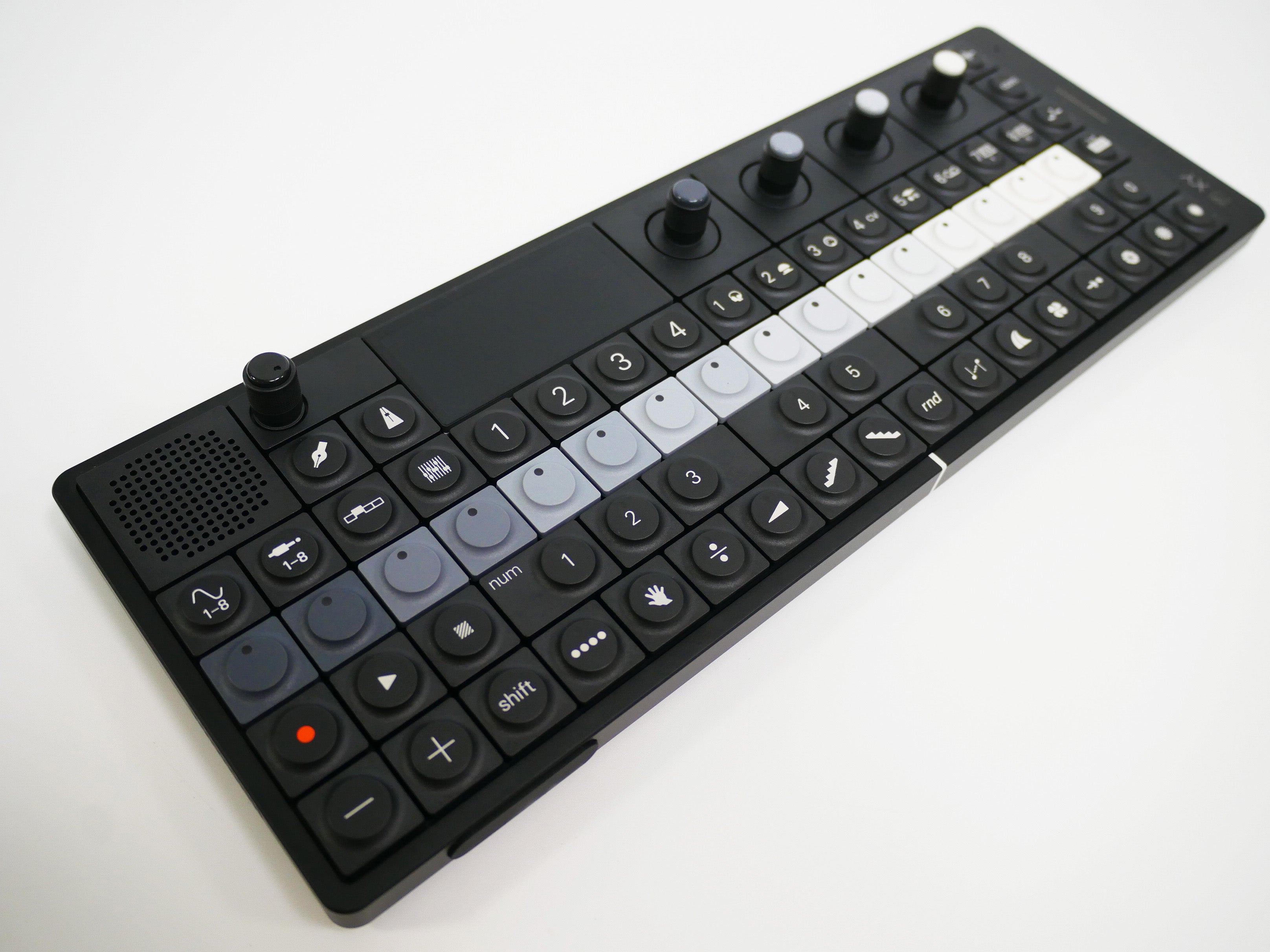 OP-XY / Teenage Engineering 純正バッグ付 teenage engineeringが新製品OP-XYが入荷！パワフルでポータブル