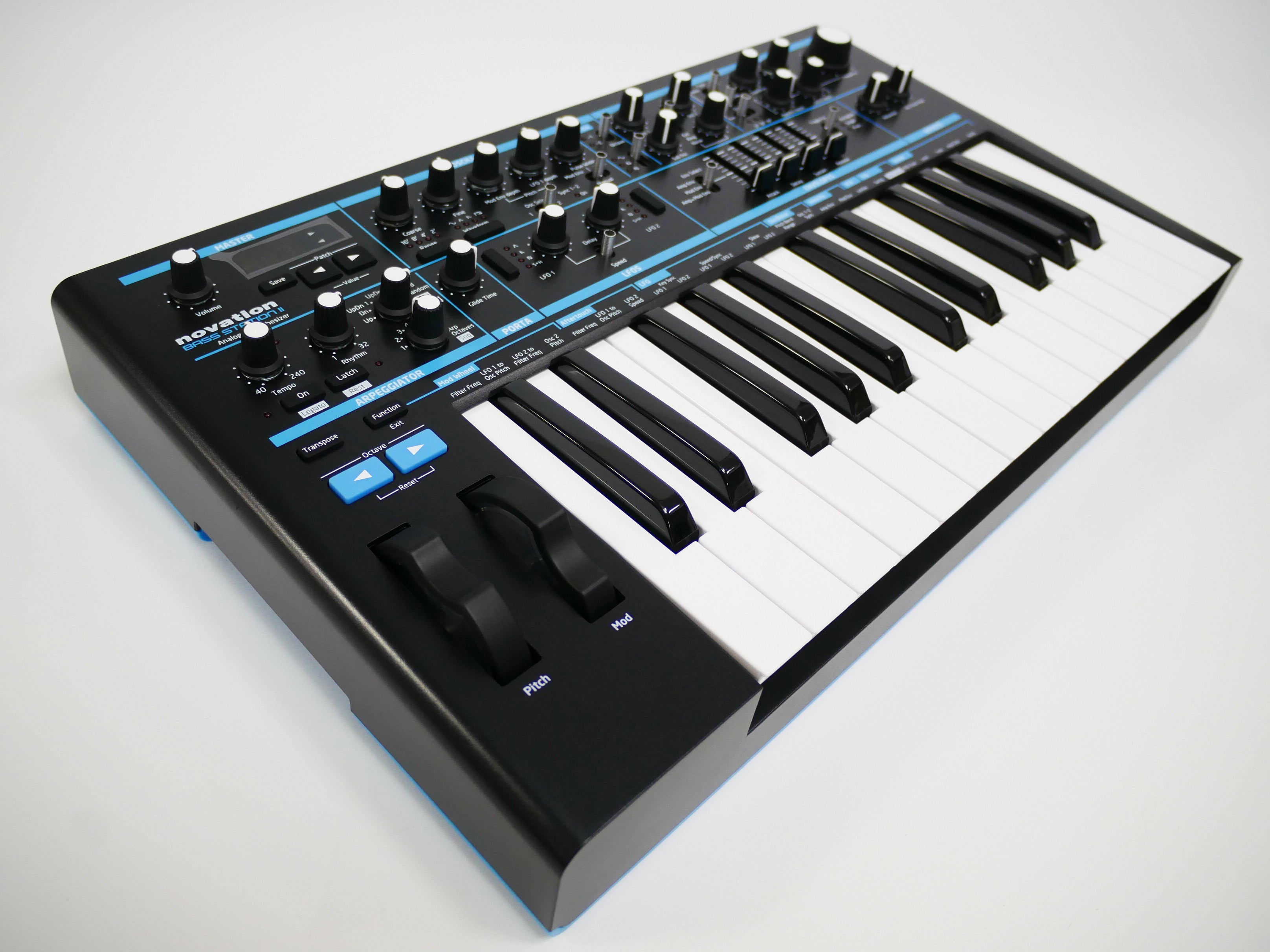 novation Bass Station II (中古)