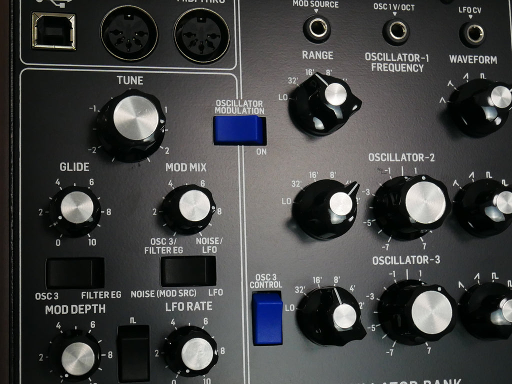 Behringer MODEL D (中古)