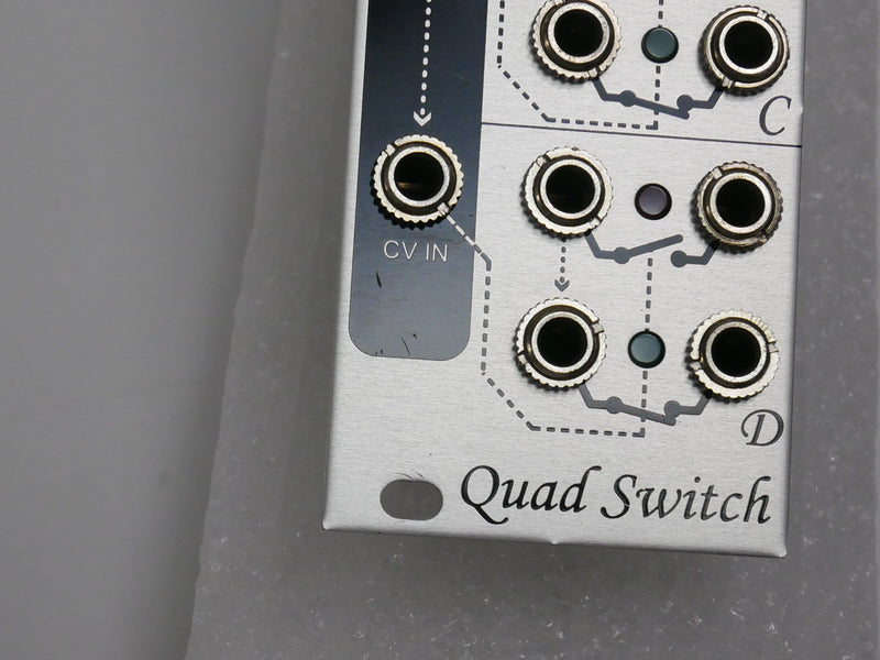 Hikari Instruments Quad Switch (中古)