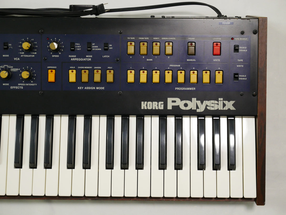 美品KORG Polysix アナログシンセサイザー 純正ケース付き動作確認済み KORG Polysix (中古)