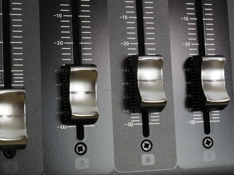 Behringer X-Touch (中古2)
