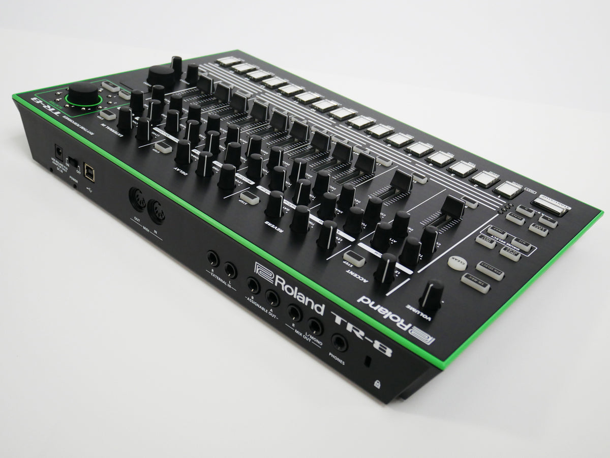 Roland TR-8 (中古)