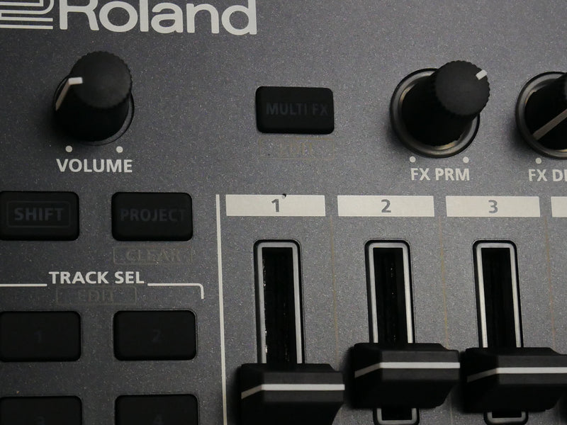 Roland MC-101 + SD Card (中古)