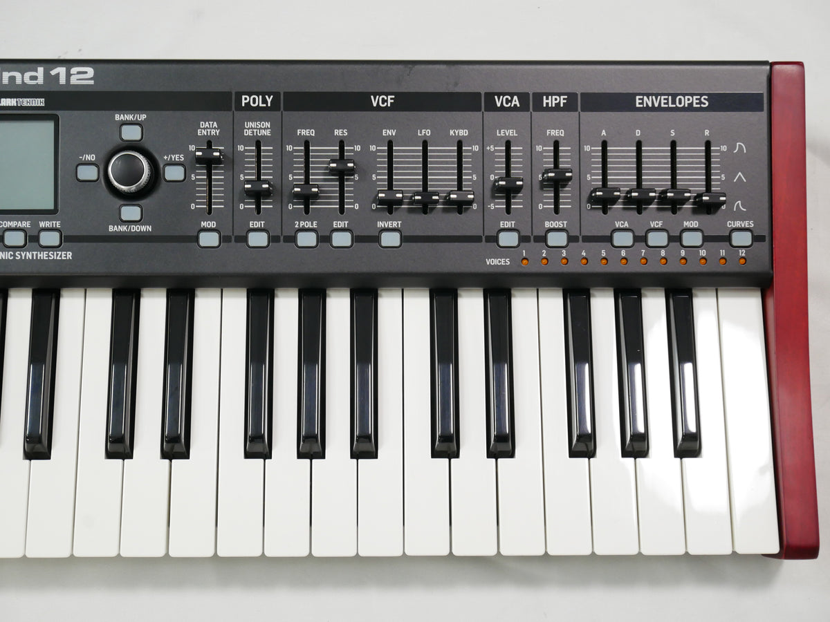 BEHRINGER DeepMind 12 (中古)