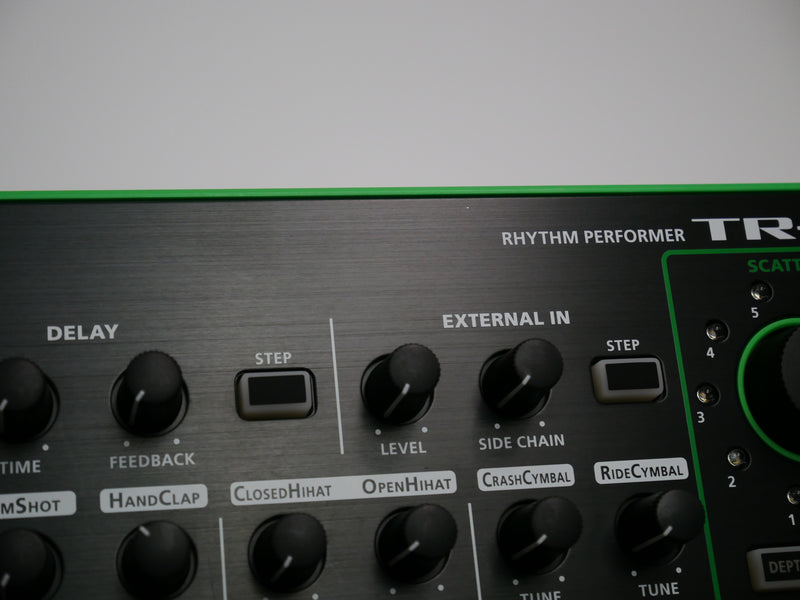 Roland TR-8 (中古2)