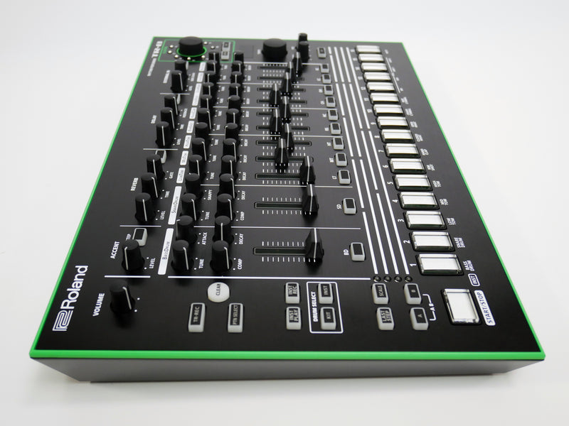 Roland TR-8 + 7X7-TR8 (中古)