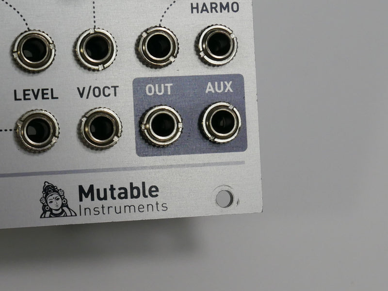 Mutable Instruments Plaits (中古)