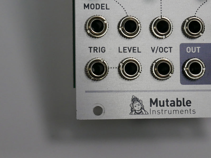 Mutable Instruments Plaits (中古)