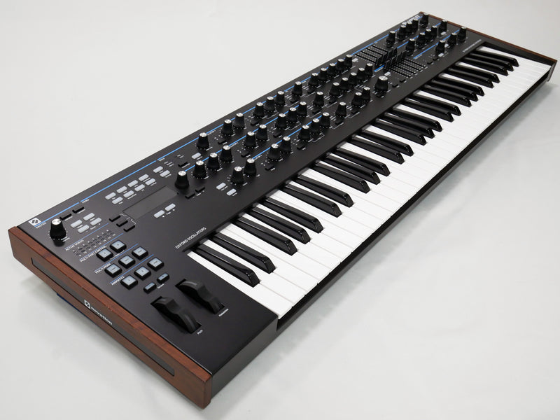 Novation SUMMIT (中古)