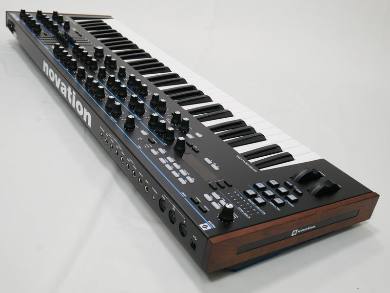 Novation SUMMIT (中古)3