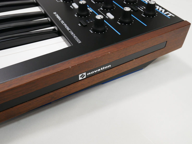 Novation SUMMIT + Softcase (中古)