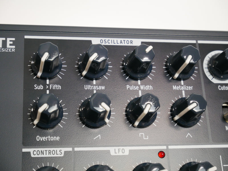 Arturia MicroBrute (中古)