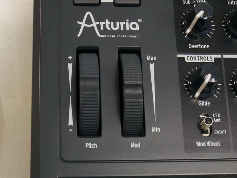 Arturia MicroBrute (中古)