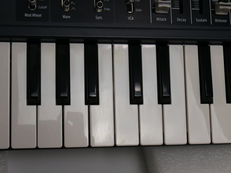 Arturia MicroBrute (中古)