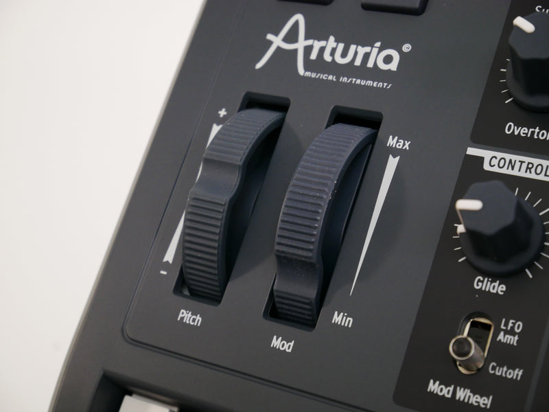 Arturia MicroBrute (中古2)