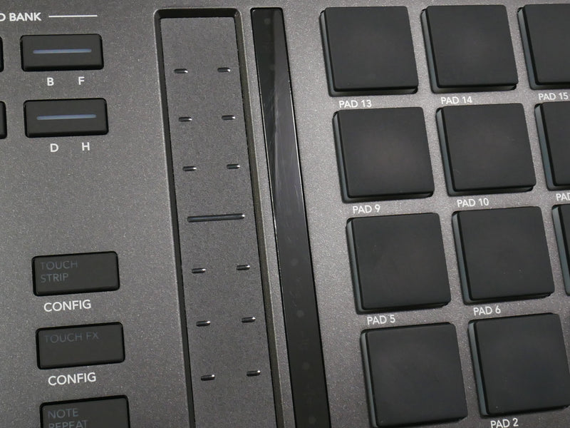 AKAI MPC KEY 61 + SSD 1TB (中古)