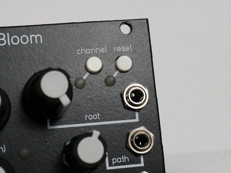 Qu-bit Electronix Bloom (中古)