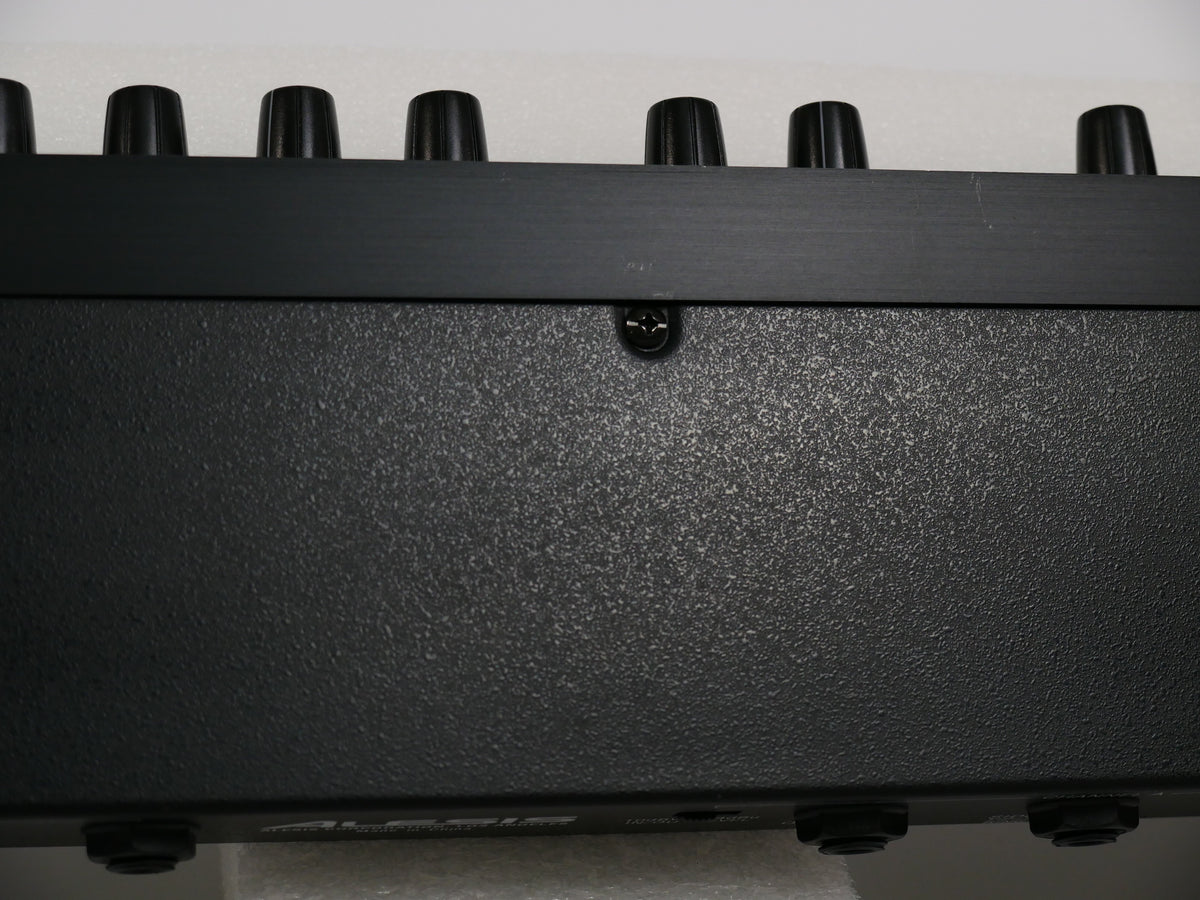 ALESIS 3630 (中古)
