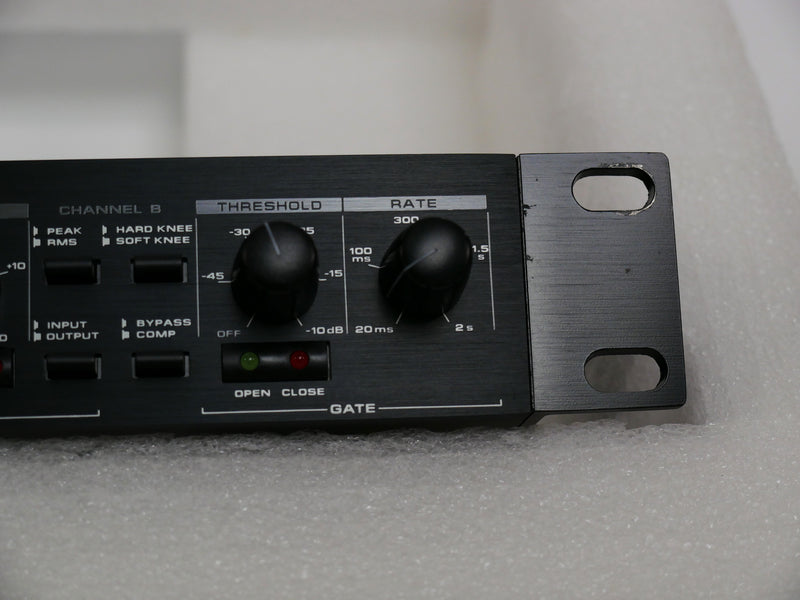 ALESIS 3630 (中古)