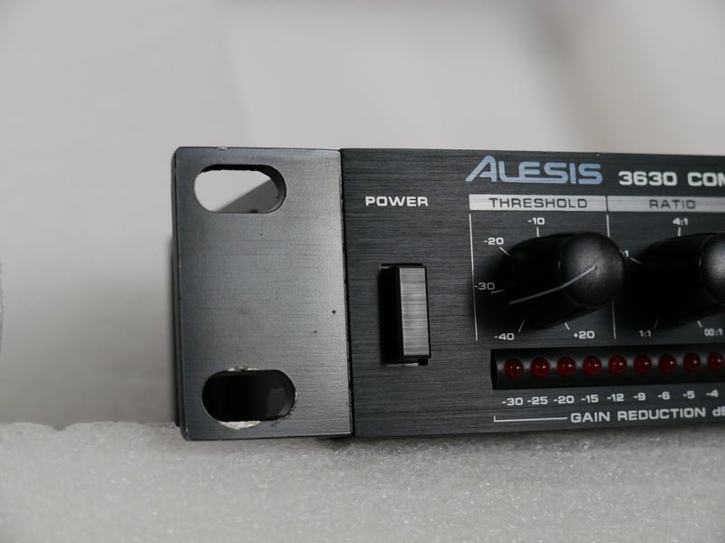 ALESIS 3630 (中古)