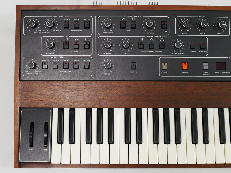 Sequential Circuits PROPHET-5 Rev3.3 + Hardcase (中古)6