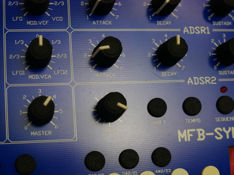 MFB SYNTH II (中古)