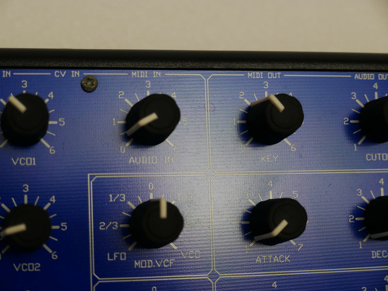 MFB SYNTH II (中古)