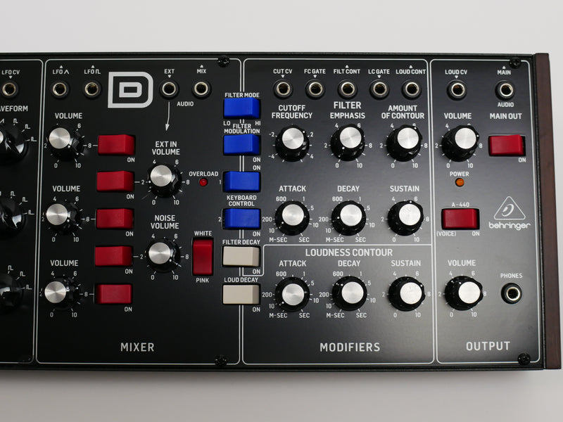 Behringer MODEL D (中古)4