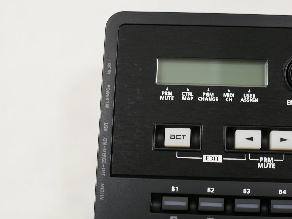 ROLAND ( ローランド )  A-800PRO Roland A-800PRO USB/MIDI Keyboard Controller (61-Key) | zZounds