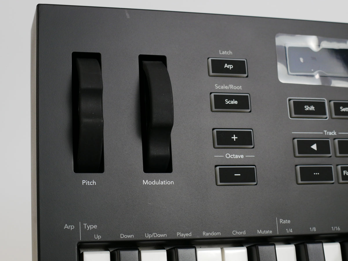Novation Launchkey37 中古 novation Launchkey 37 MK3 (中古)