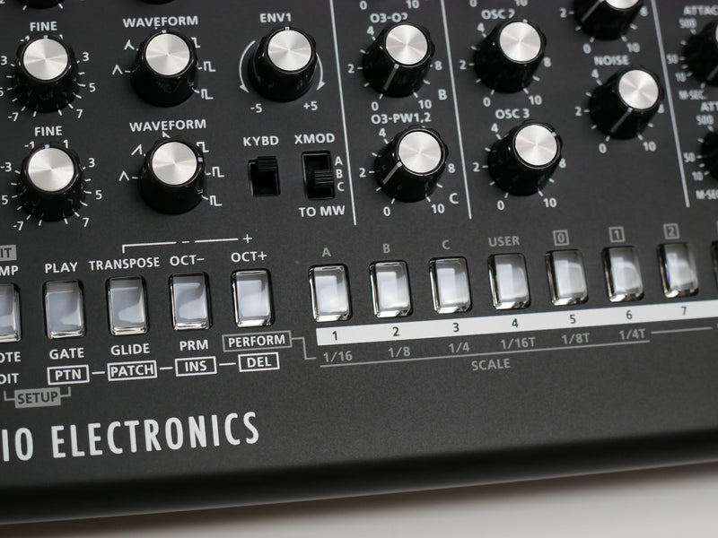 Roland SE-02 (中古)