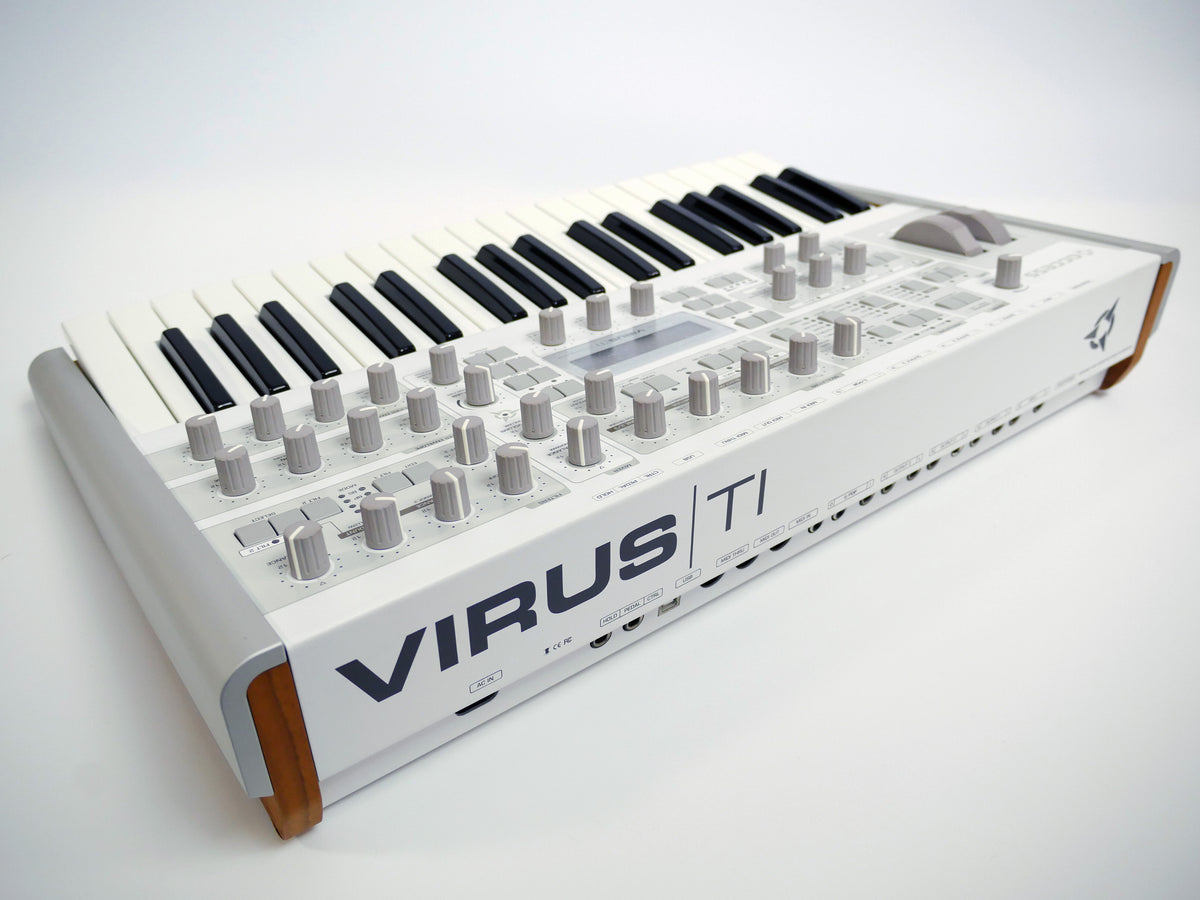 access VIRUS TI2 Polar + Softcase (中古)
