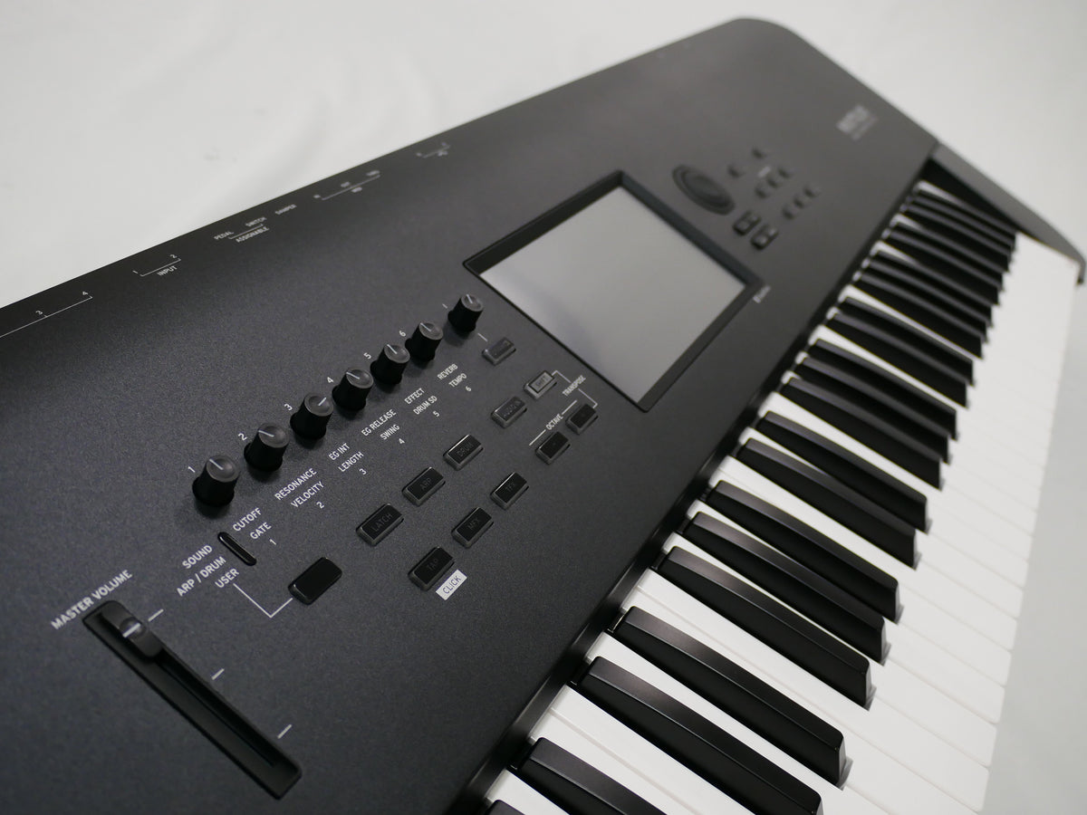 KORGノーチラス 61鍵ワークステイション・シンセサイザー　未使用ケース付き‼️ 最低限持ち運びセット】 KORG(コルグ) ／ NAUTILUS-61 ／ 61鍵盤