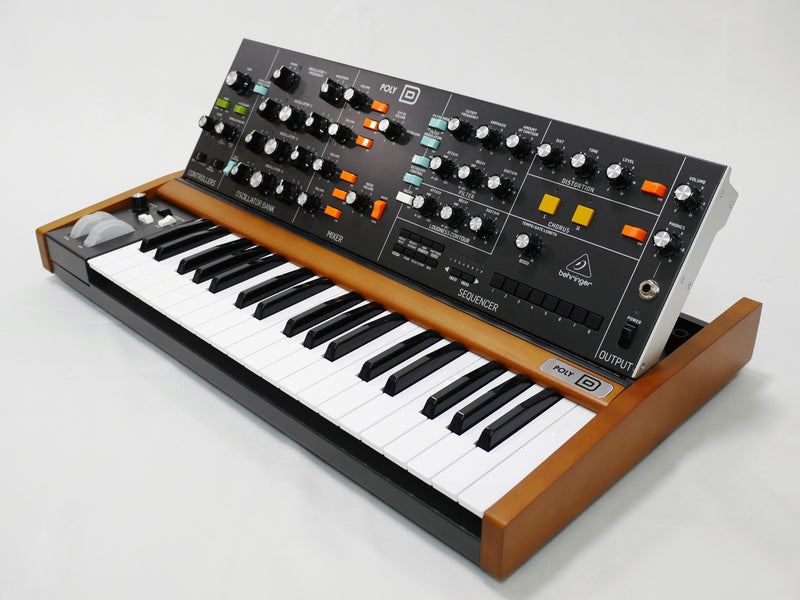 BEHRINGER POLY D (中古)