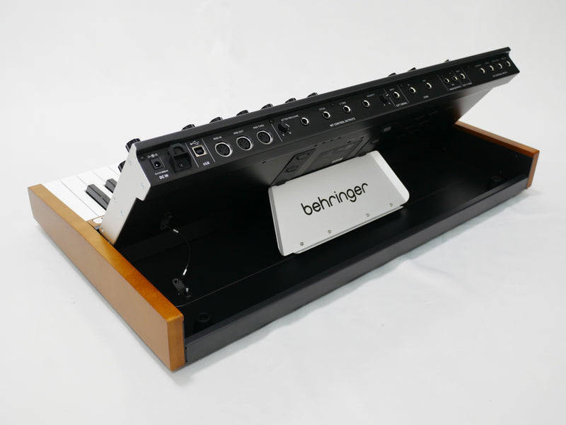BEHRINGER POLY D (中古)3