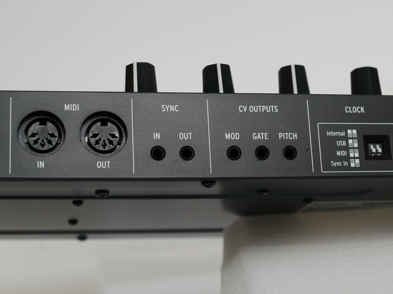 Arturia Keystep 37 Black Edition + AC Adapter (中古)