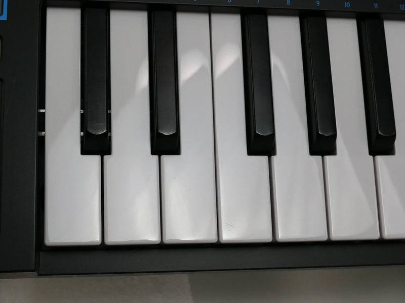 Arturia Keystep 37 Black Edition + AC Adapter (中古)