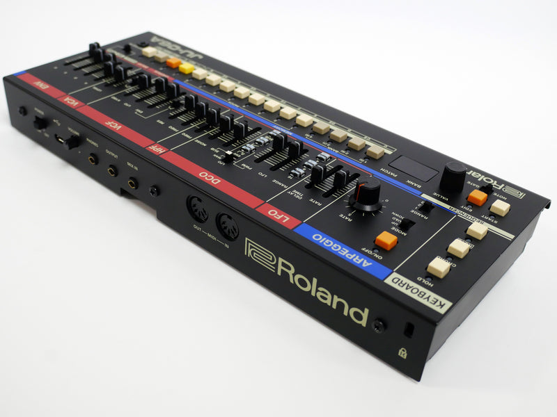 Roland JU-06A (中古)