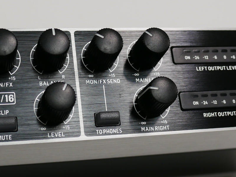Behringer RX1602 (中古)