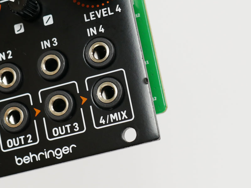Behringer FOUR PLAY (中古)