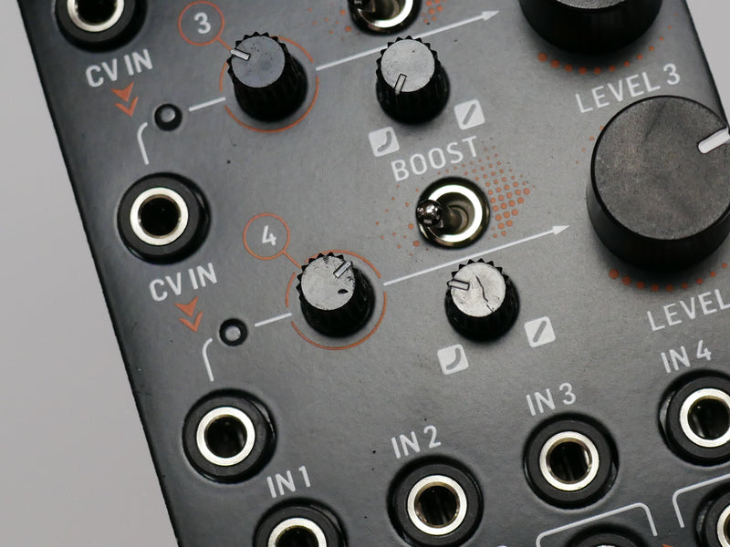 Behringer FOUR PLAY (中古)