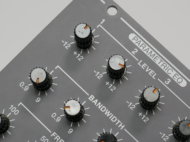Behringer 305 EQ/MIXER/OUTPUT (中古2)
