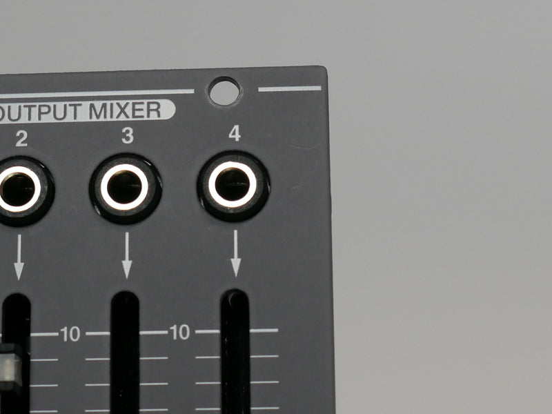 Behringer 305 EQ/MIXER/OUTPUT (中古2)
