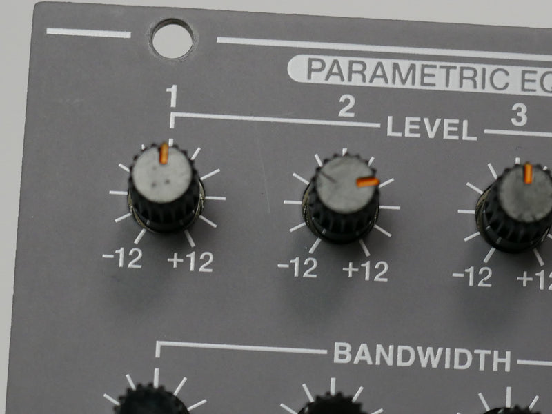 Behringer 305 EQ/MIXER/OUTPUT (中古2)