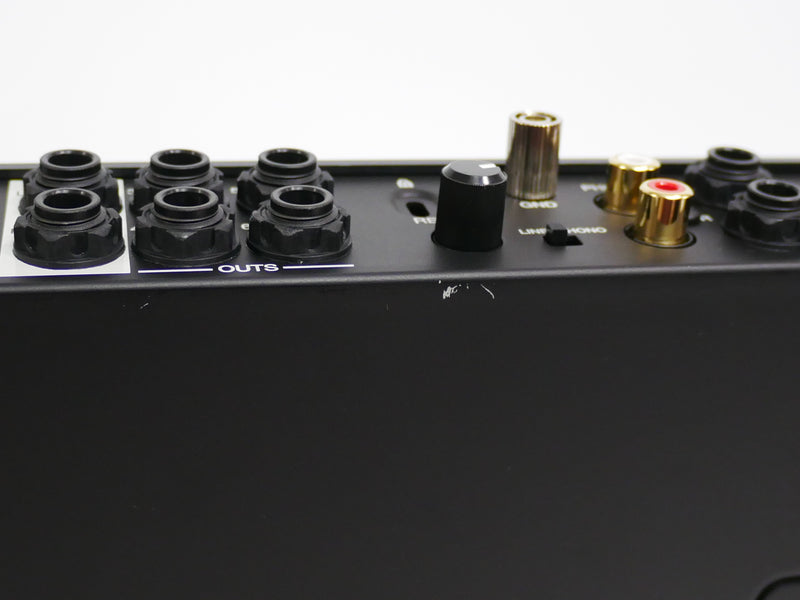 AKAI MPC LIVE (中古)