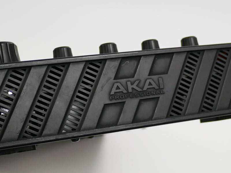 AKAI MPC LIVE + SSD (中古2)