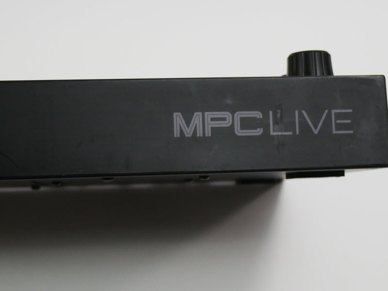 AKAI MPC LIVE + SSD (中古2)